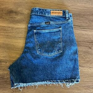 Wrangler 4” shorts size 12